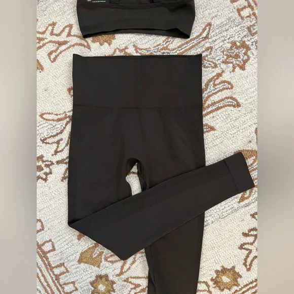 SET Active Dark Brown Leggings and Sports Bra - Picture 5 of 5